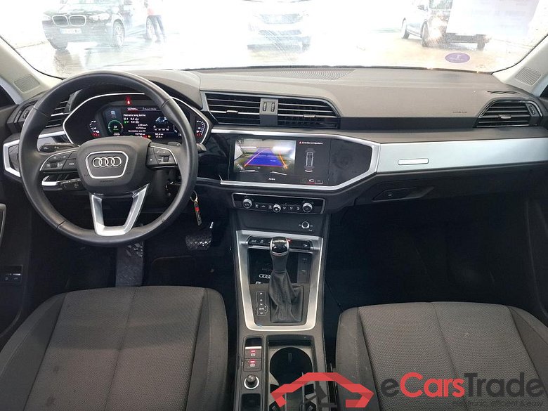 AUDI Q3 / 2018 / 5P / SUV 45 TFSI E 245 S TRONIC DESIGN #5