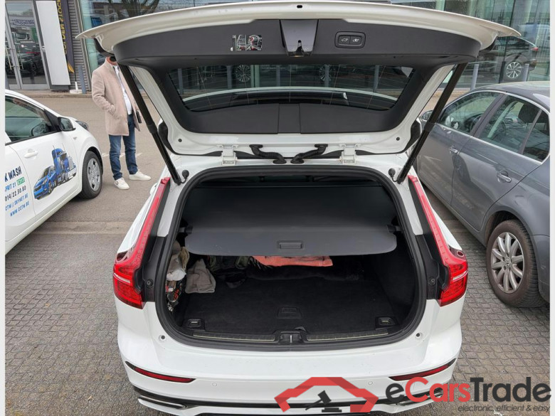 VOLVO V60 2.0 B5 MHEV R-Design Geartronic #4