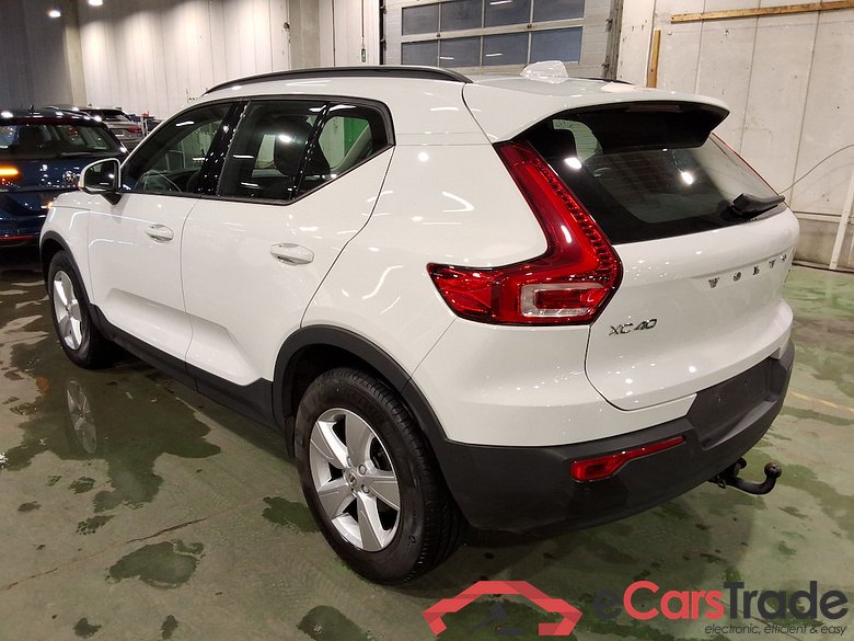 VOLVO XC40 1.5 T2 MOMENTUM CORE #2