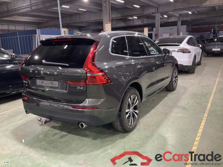 VOLVO XC60 2.0 D4 120KW GEARTRONIC MOMENTUM PRO #4