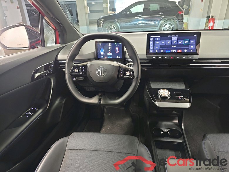 MG MG4 Trophy Ext Range 77 kWh 245 hp #4