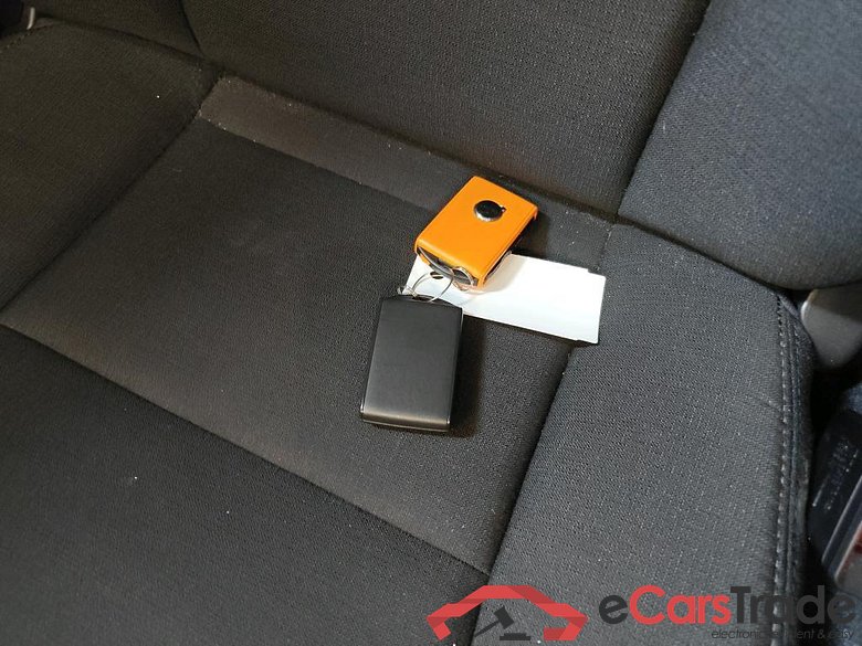 VOLVO XC40 120 kW #6