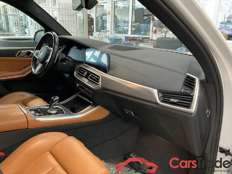 Baureihe X5 xDrive 45 e M Sport 3.0 290KW AT8 E6d #3