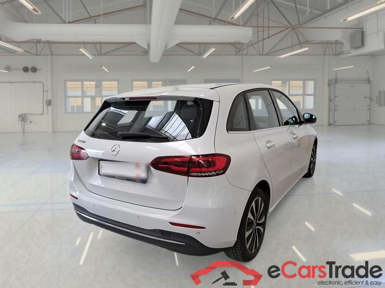 MERCEDES-BENZ CLASSE B / 2018 / 5P / MONOVOLUME B 180 D AUTOMATIC BUSINESS EXTRA #2