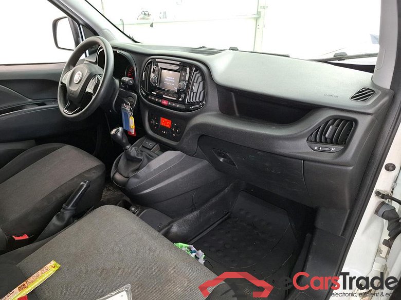 FIAT Doblò Cargo / 2015 / 4P / Fourgonnette Maxi 1.3 Multijet 95 Pro Lounge 750kg #5