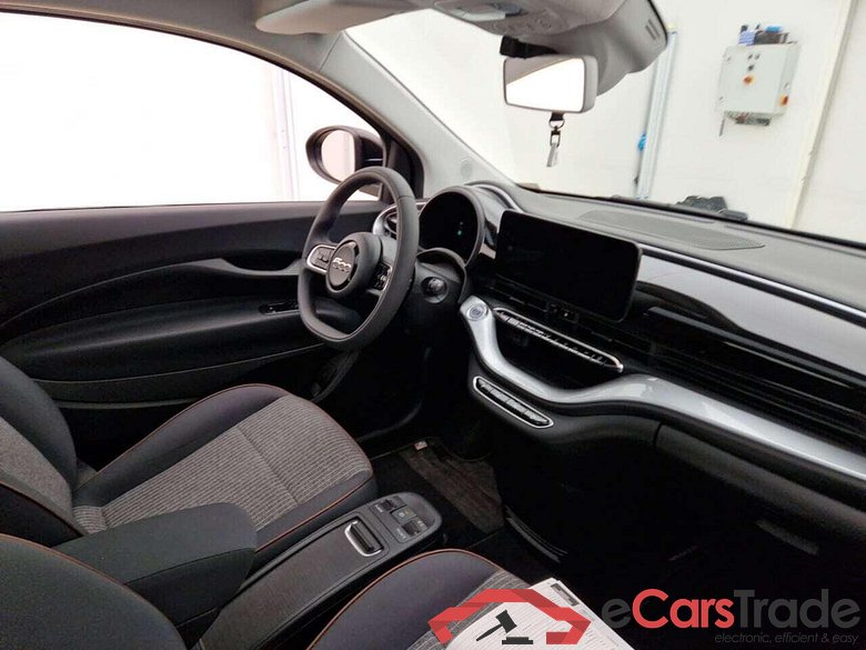FIAT 500E 42KWH Icon #3