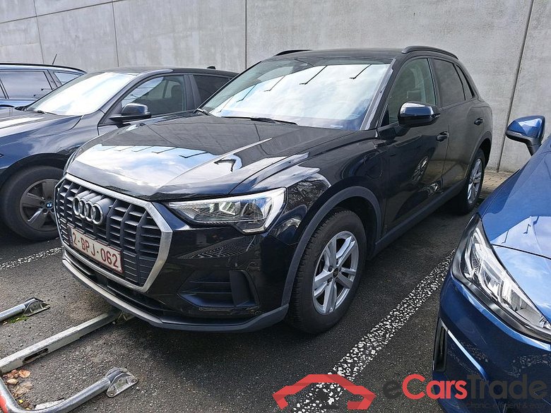AUDI Q3 1.4 45 TFSI E S TRONIC