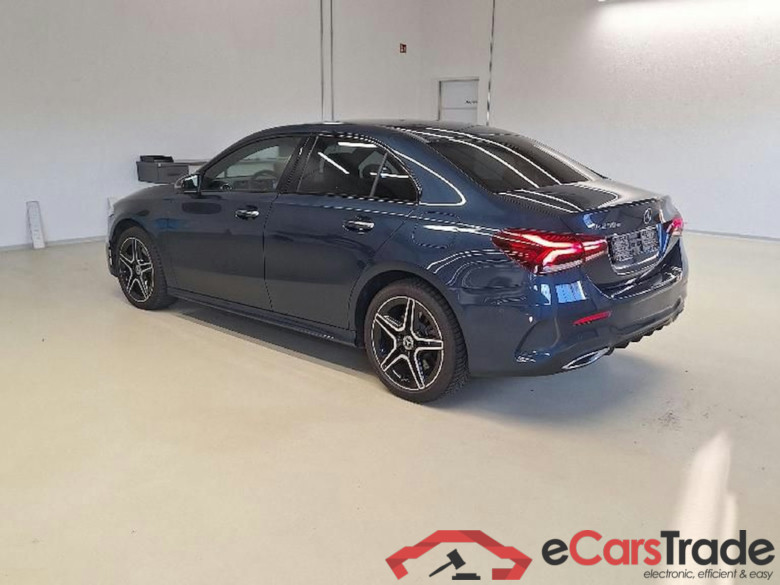 Mercedes-Benz A 250 AMG-Line 250 e #6