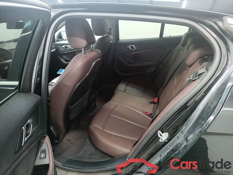 BMW 1 Reeks Hatch 118iA (100 kW) 5d #3