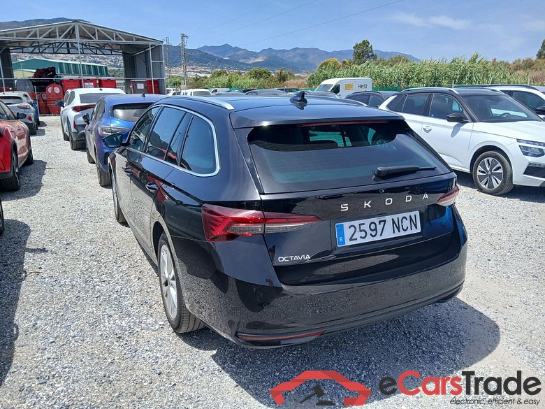 SKODA Octavia 2.0 TDI 110 kW (150CV) DSG 7 vel AutomÃ¡tico Combi Design(Pano + Winterpack) #2
