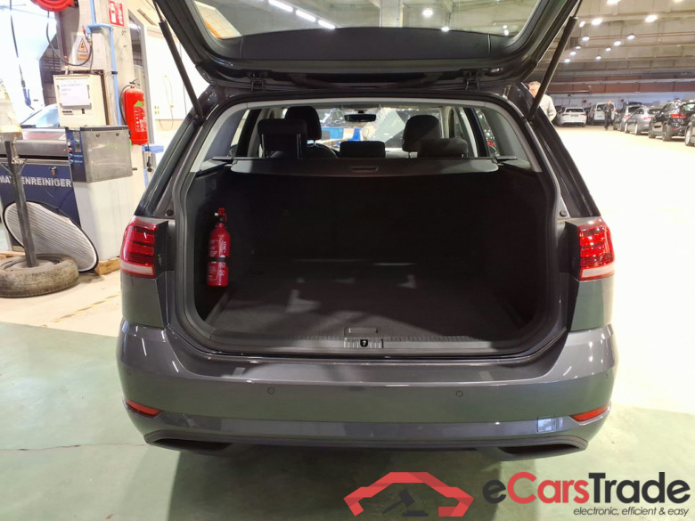 VOLKSWAGEN GOLF VII VARIANT - 2017 1.0 TSI Trendline OPF STOCK #3