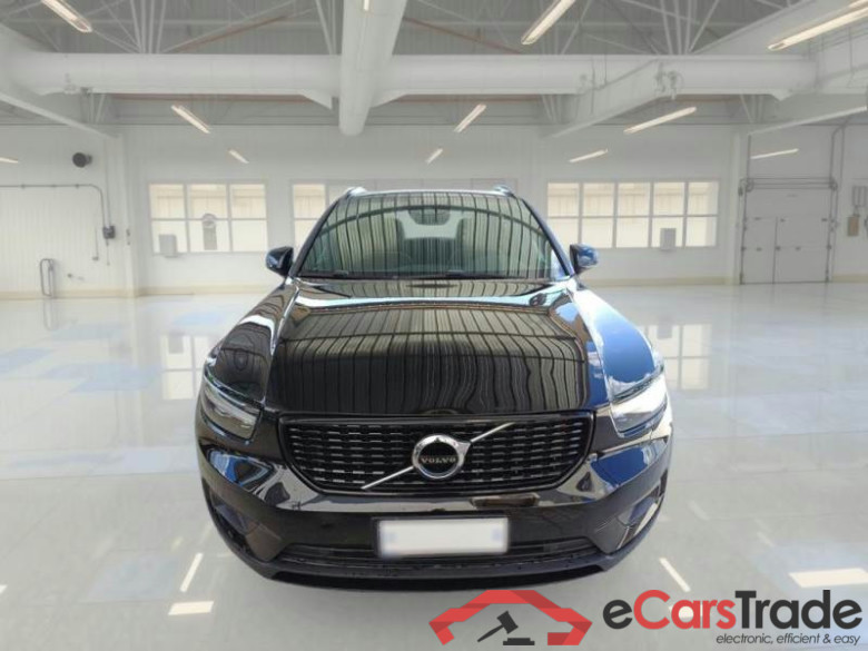 VOLVO XC40 / 2017 / 5P / SUV T4 PLUG-IN HYBRID AUTO RECHARGE R-DESIGN #6