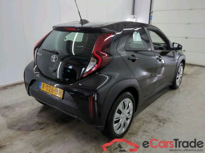 TOYOTA Aygo X 1.0 VVT-i MT Play #2