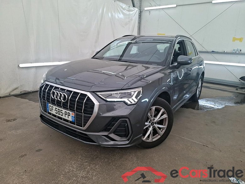 AUDI Q3 / 2018 / 5P / SUV 45 TFSI E 245 S TRONIC S LINE