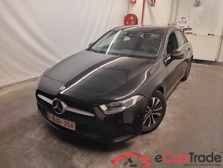 Mercedes-Benz A-Klasse Limousine A 180d Business Solution Aut. 4d