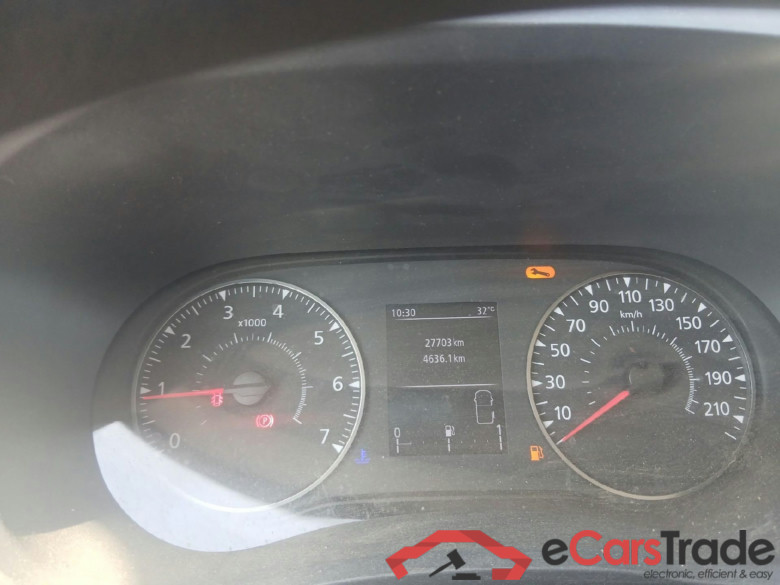 RENAULT TRUCKS UK MASTER VU 4p 3G furgón RED EDITION L2H2 150CV MANUAL #4