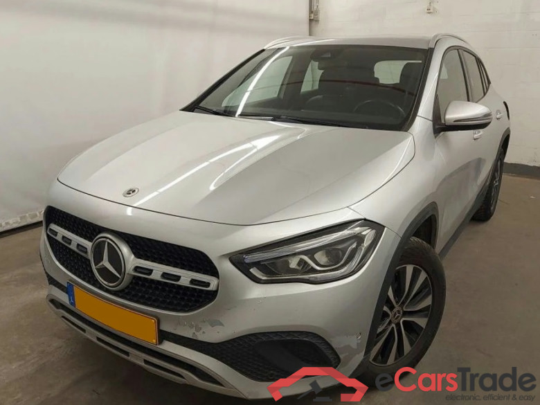 Mercedes GLA 200d Aut. LED-Xenon Widescreen Navi 1/2 Sport-Leather KeylessGo Klima PDC ... #1