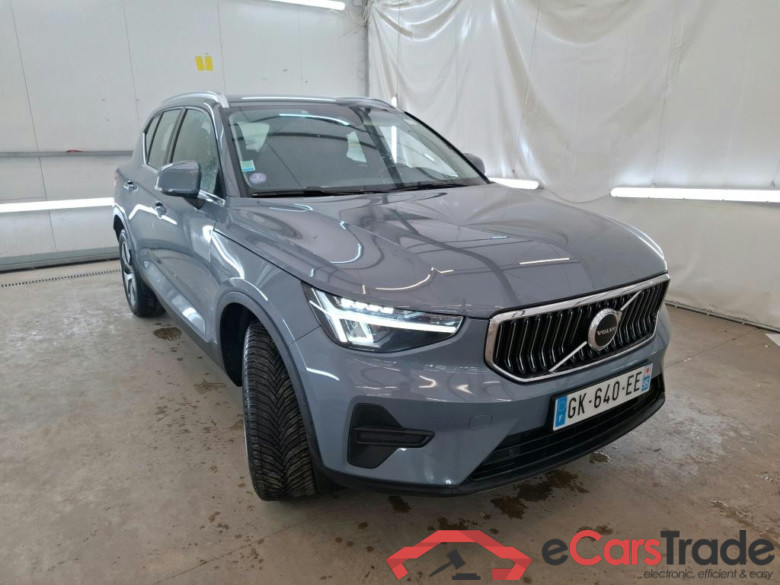 VOLVO XC40 / 2022 / 5P / SUV Recharge T4 211 DCT7 Start #4