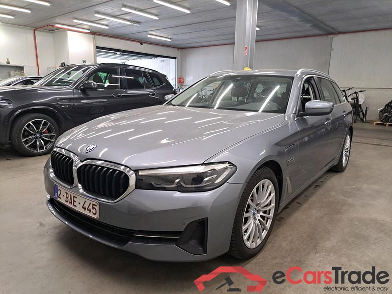 BMW - BMW 5 TOURING 530e 292PK Business Edition With Dakota Heated Seats & Driving Assistant & Parking Assistant Pack  * HYBRID *
