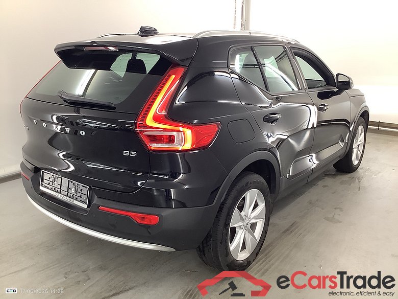 VOLVO XC40 2.0 B3 MHEV CORE DCT #4