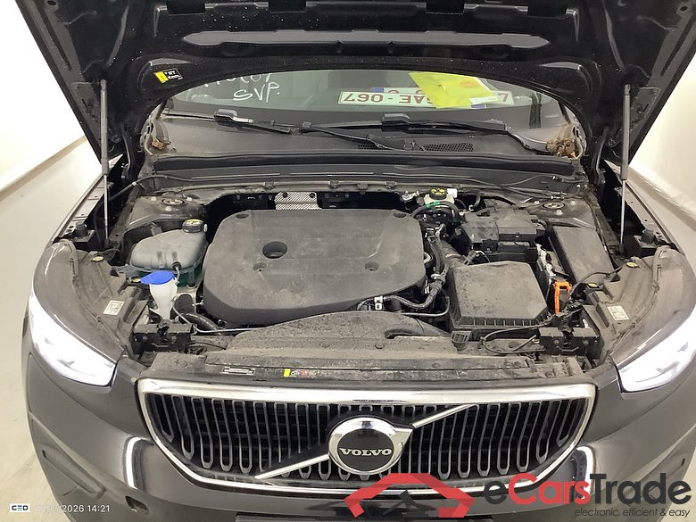 VOLVO XC40 2.0 B3 MHEV CORE DCT #6