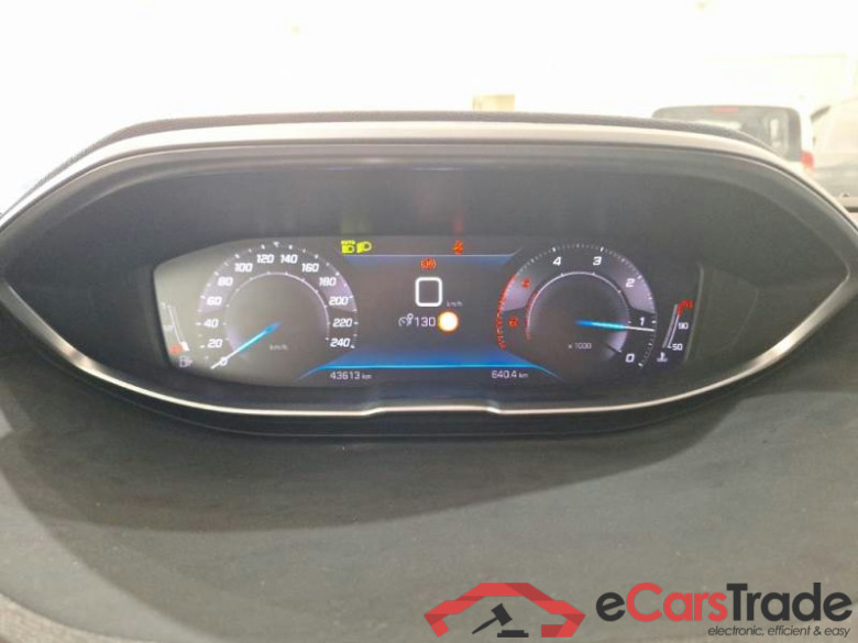 PEUGEOT 3008 / 2020 / 5P / SUV BLUEHDI 130 SeS ALLURE PACK #4