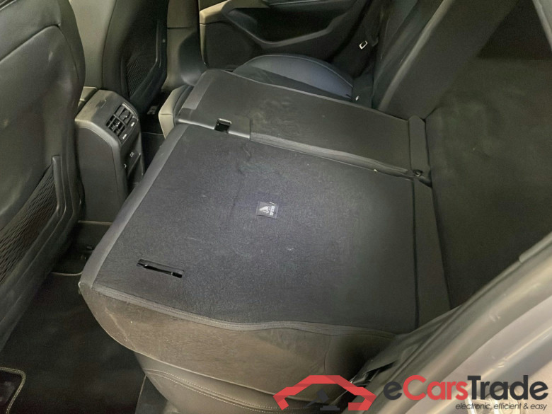 Peugeot 308 SW PHEV 225 e-EAT8 GT #5