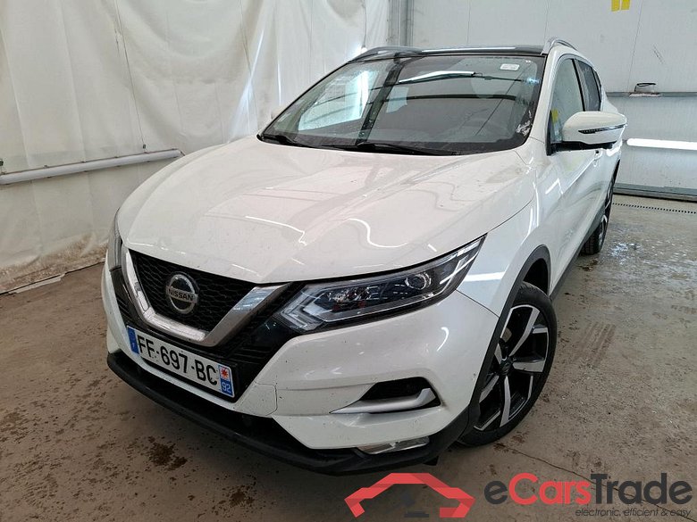 NISSAN Qashqai 5p Crossover 1.3 DIG-T 140 Tekna