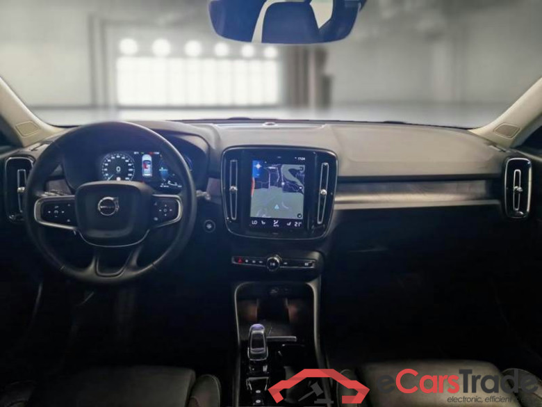 VOLVO XC40 / 2021 / 5P / SUV T5 RECHARGE PLUG-IN AUTO ULTIMATE DARK #3