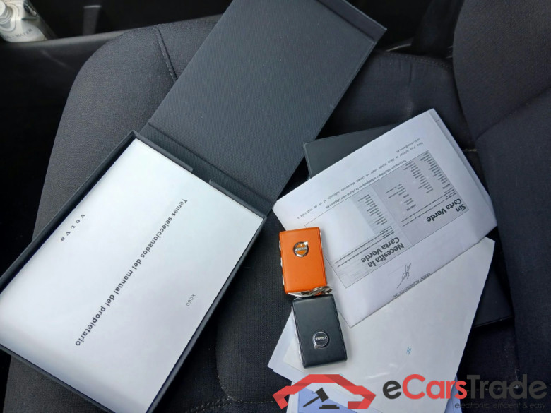 VOLVO XC60 / 2017 / 5P / todoterreno 2.0 B4 D Momentum Pro Auto #5