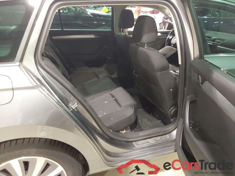 SKODA SUPERB COMBI 2.0 CRTDI 110KW DSG7 CLEVER #5