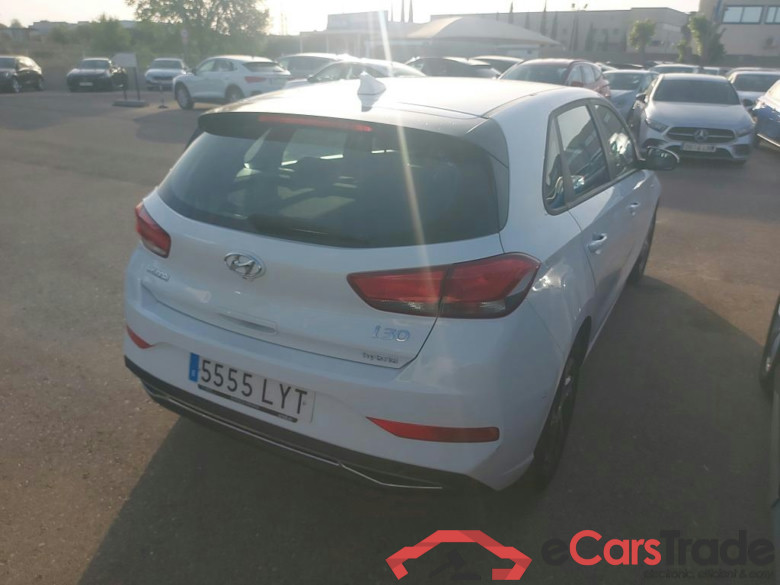 HYUNDAI i30 / 2020 / 5P / berlina con portón 1.0 TGDI 48V Klass #2
