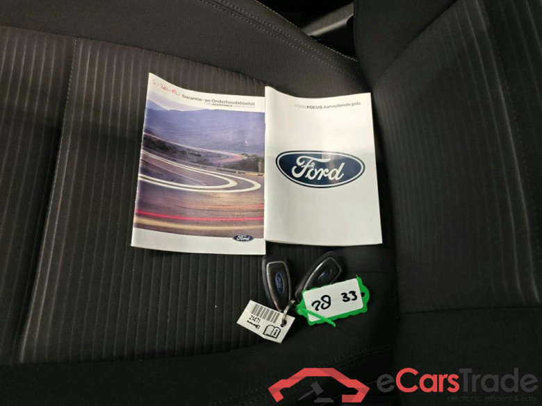 Ford Focus 1.0 EcoBoost Hybrid 125pk Titanium Wagon 5d #4