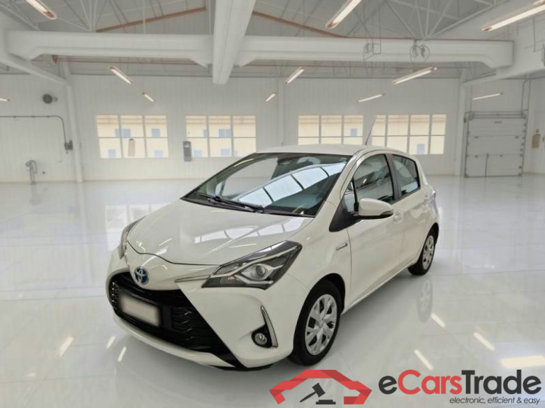TOYOTA YARIS / 2017 / 5P / BERLINA 1.5 HYBRID BUSINESS #1
