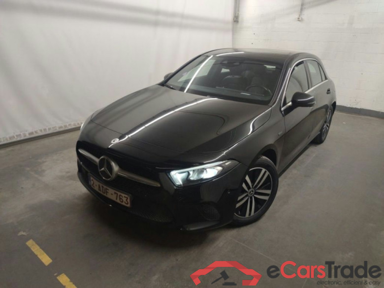 Mercedes-Benz A-Klasse A 250 e Business Solution 5d #1