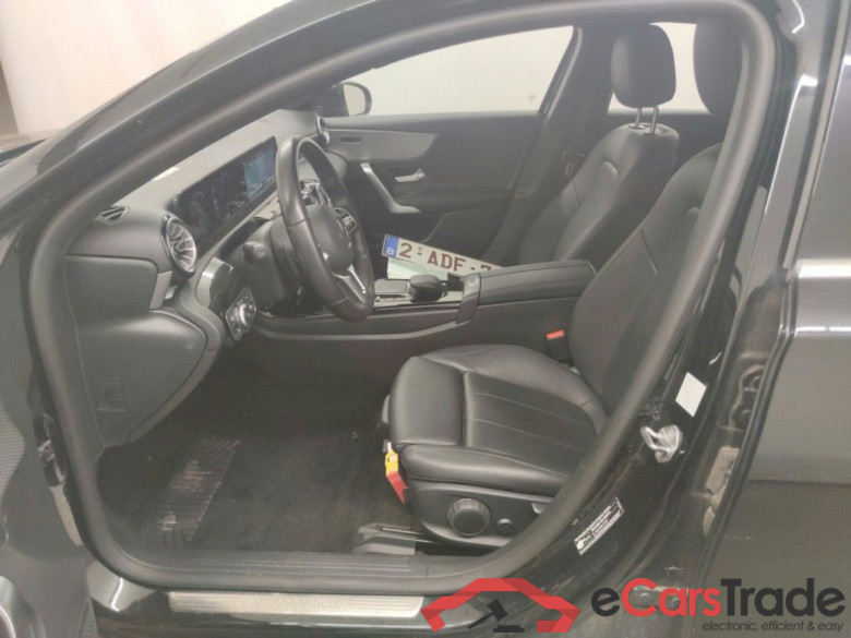 Mercedes-Benz A-Klasse A 250 e Business Solution 5d #3
