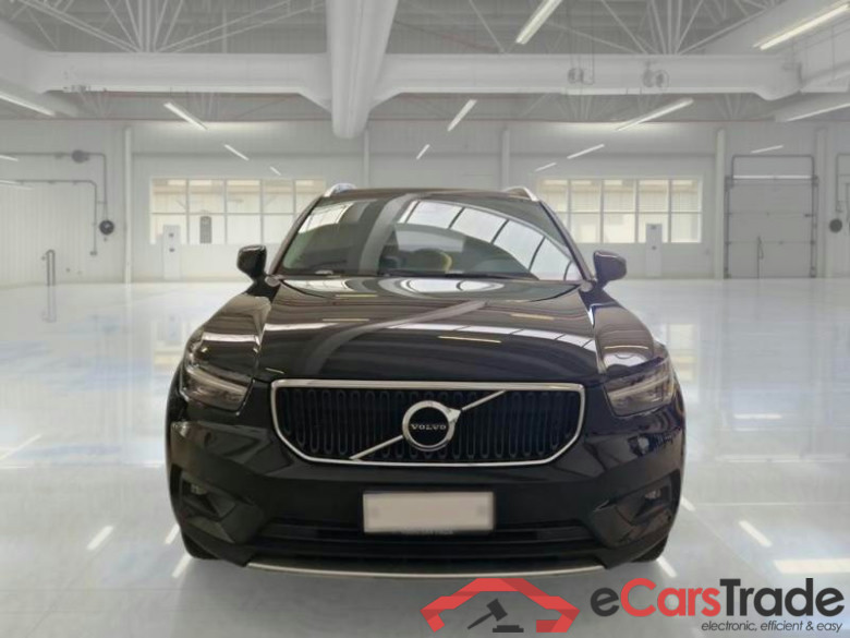 VOLVO XC40 / 2017 / 5P / SUV T3 AUTOMATICO MOMENTUM PRO #6