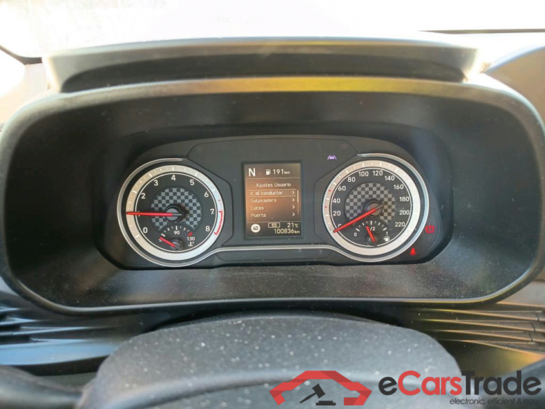 HYUNDAI i20 / 2020 / 5P / berlina con portón 1.0 TGDI 74kW (100CV) 48V Essence #4