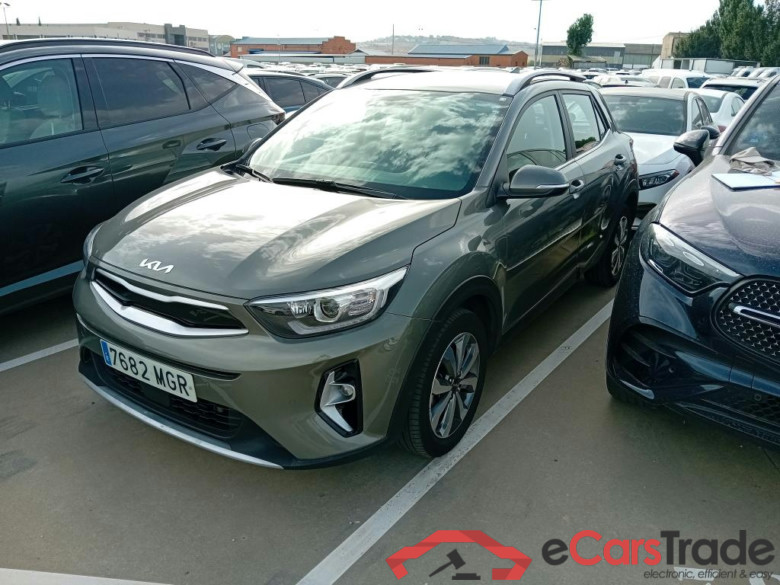 KIA Stonic / 2017 / 5P / todoterreno 1.0 T-GDi 88kW (120CV) MHEV iMT Drive