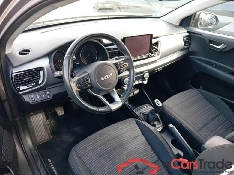 KIA Stonic / 2017 / 5P / todoterreno 1.0 T-GDi 88kW (120CV) MHEV iMT Drive #3