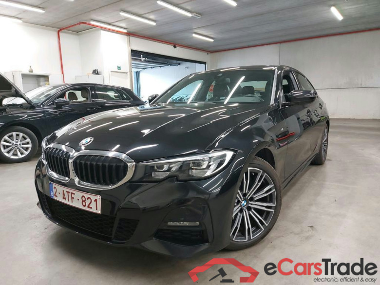 BMW - BMW 3 BERLINE 318dA 136PK Business Edition M Sport Pack Business Plus With Vernasca Heated Sport Seats & Electric Sliding Roof & Parking Assistant #1