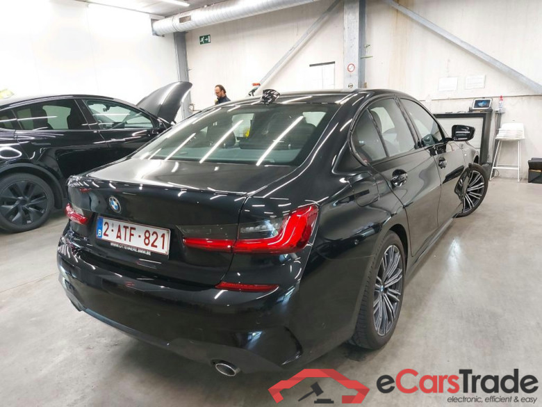 BMW - BMW 3 BERLINE 318dA 136PK Business Edition M Sport Pack Business Plus With Vernasca Heated Sport Seats & Electric Sliding Roof & Parking Assistant #2