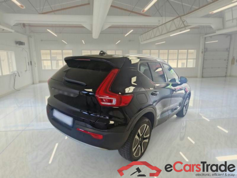 VOLVO XC40 / 2017 / 5P / SUV T3 GEATRONIC BUSINESS PLUS #2