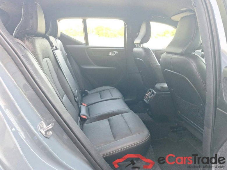 VOLVO XC40 78 kWh P8 AWD Recharge R-Design #6