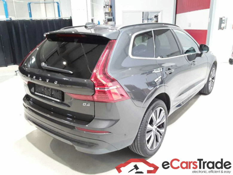 Volvo XC60 (03.2017->) DE - SUV5 B4 (Benzin) 2WD EU6d, Momentum Pro Mild-Hybrid, (Facelift) 2021 - 2022 #2