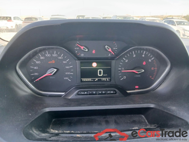 PEUGEOT Rifter / 2018 / 5P / monovolumen compacto Active Long BlueHDi 73kW #4