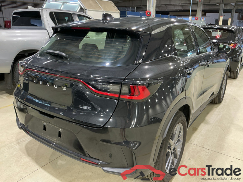 Lexus LBX 1.5i Hybrid Aut. LED Virtual ACC Navi KeylessGo Klima ... #3