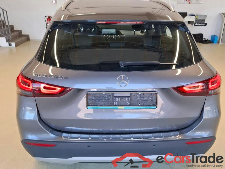 Mercedes GLA 200d Aut. LED Widescreen Navi 1/2 Sport-Leather KeylessGo Klima PDC ... #6
