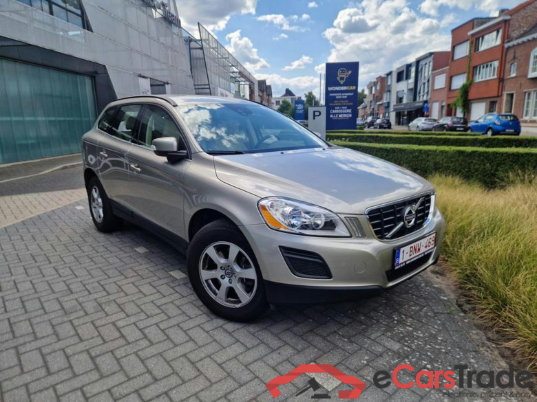 VOLVO XC60 Dsl XC60 2.0 D3 Momentum Geartronic #2
