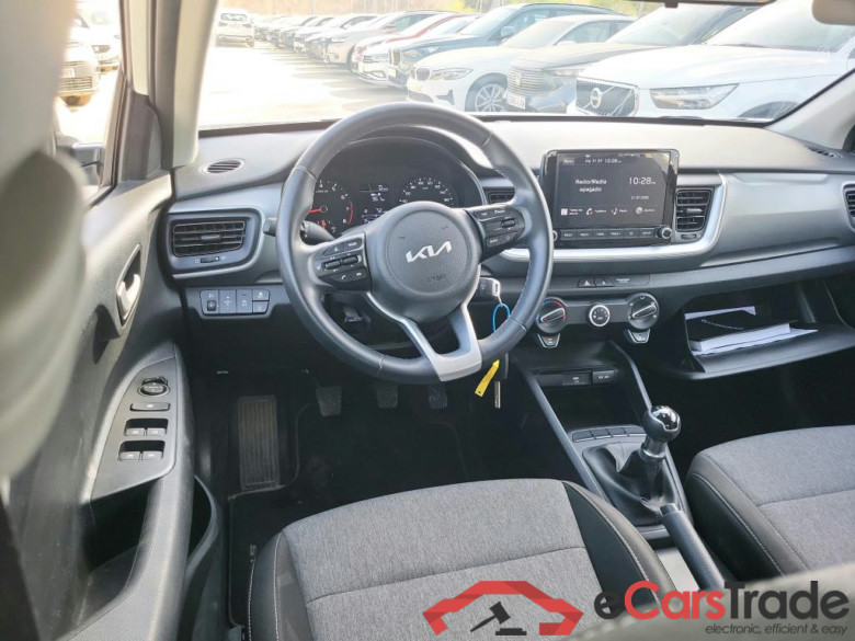 KIA Stonic / 2017 / 5P / todoterreno 1.2 DPi 62kW (84CV) Concept #3